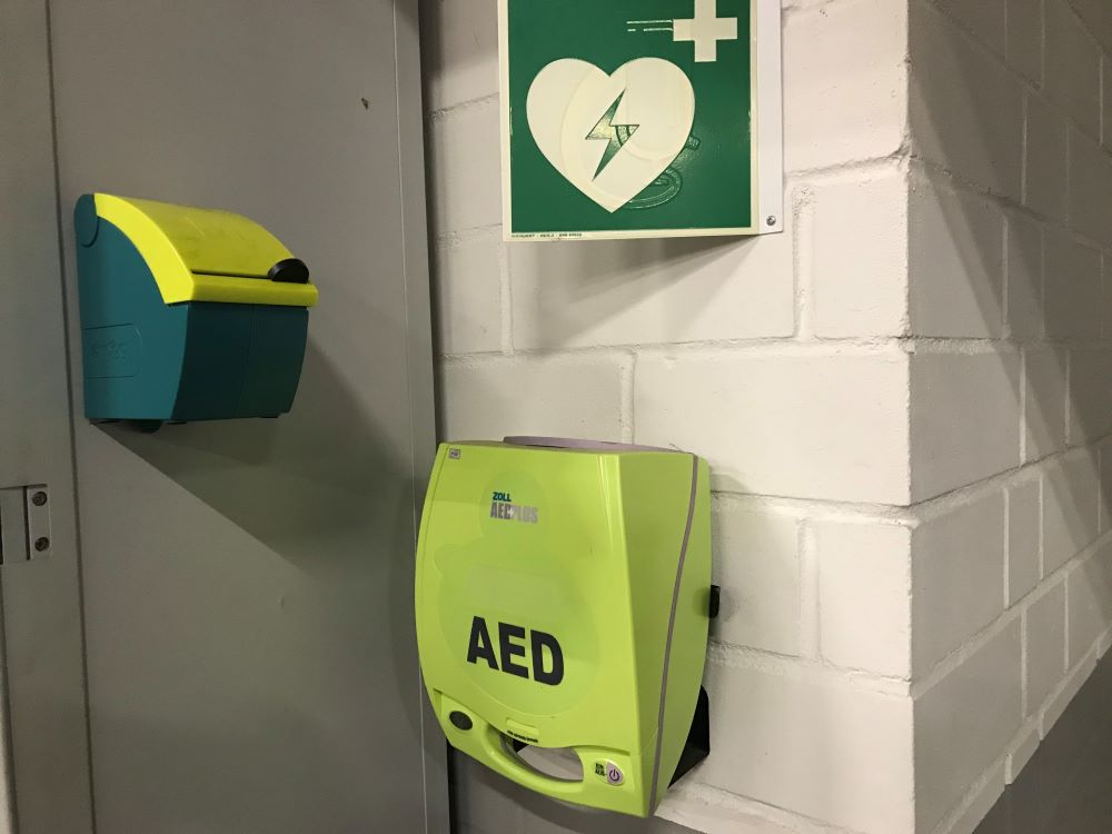 Defibrillator